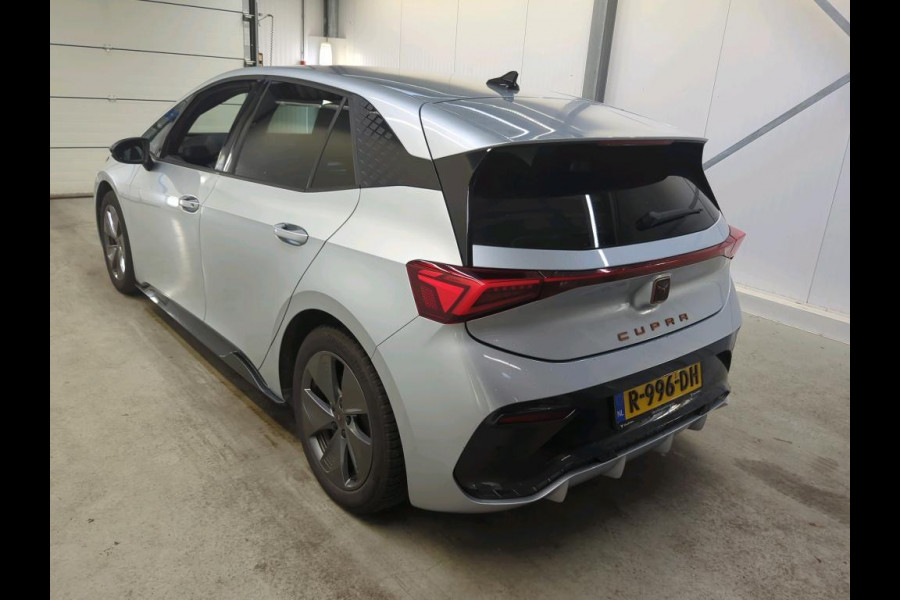 CUPRA Born Business 62 kWh Navigatie Apple Carplay/ Android Auto Camera Parkeersensoren Adaptive Cruise Control Stoel- en stuurverwarming Full Led Climate Control Lichtmetalen velgen