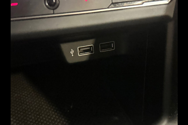 Volkswagen Polo 1.0 TSI Beats PDC/ CLIMA /NAVI