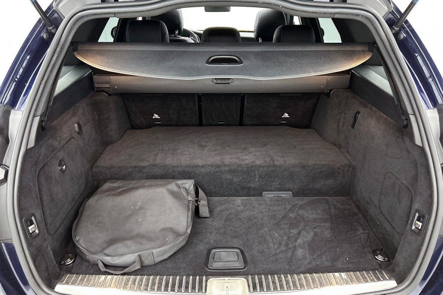 Mercedes-Benz C-Klasse Estate 300 e Business Solution AMG Limited(NL-auto, Dealer OndH, Panorama, Camera, StoelV, Parkeerhulp,Etc)