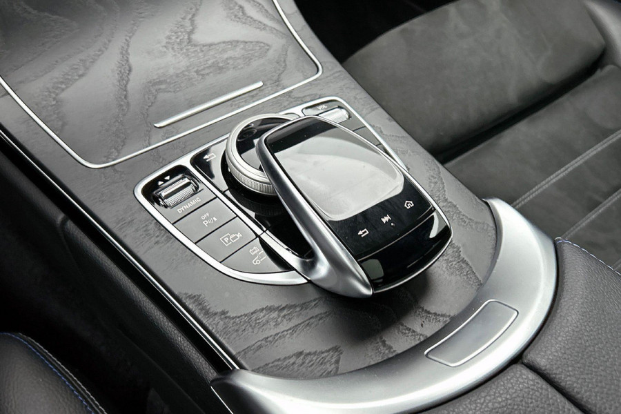 Mercedes-Benz C-Klasse Estate 300 e Business Solution AMG Limited(NL-auto, Dealer OndH, Panorama, Camera, StoelV, Parkeerhulp,Etc)