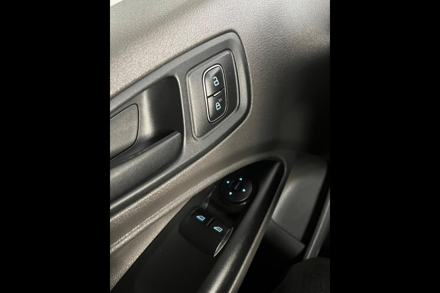 Ford Transit Connect Automaat L2 1.5 EcoBlue 120pk euro6 Trend 3Persoons 2x Schuifdeur, Airco, Trekhaak, Navigatie, RIJKLAARPRIJS!