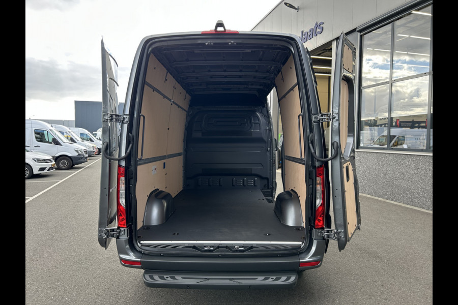 Mercedes-Benz Sprinter 317 CDI L2 H2 PRO Facelift / LED / MBUX / Navigatie / Camera / Parkeersensoren / Cruise control / Airco / 270 Graden achterdeure