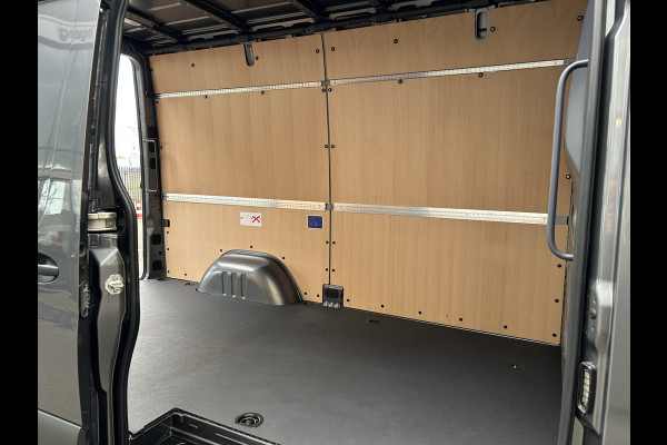 Mercedes-Benz Sprinter 317 CDI L2 H2 PRO Facelift / LED / MBUX / Navigatie / Camera / Parkeersensoren / Cruise control / Airco / 270 Graden achterdeure