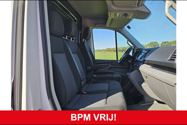 Volkswagen Crafter 35 2.0 TDI L3H2 LED Navi Standkachel Trekhaak PDC Cruise Stoelverwarming Apple Carplay Euro6 140 PK!