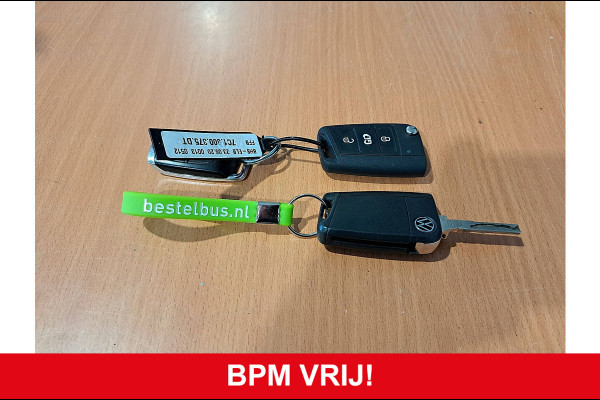 Volkswagen Crafter 35 2.0 TDI L3H2 LED Navi Standkachel Trekhaak PDC Cruise Stoelverwarming Apple Carplay Euro6 140 PK!