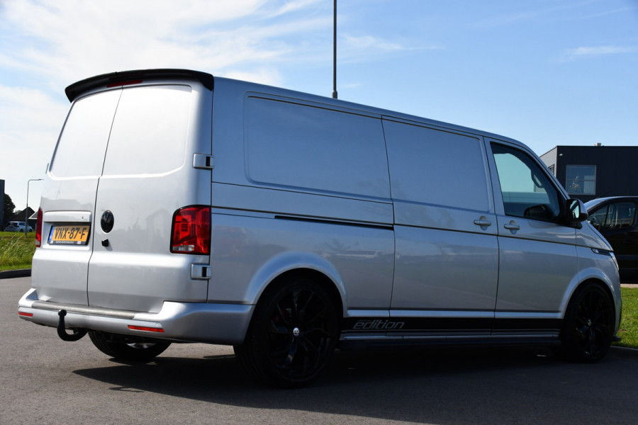 Volkswagen Transporter 2.0 TDI L2H1 32 Bulli Virtual, Adaptieve Cruise, LED, Carplay, Automaat, NAVI, Trekhaak, Sensoren, Uniek!