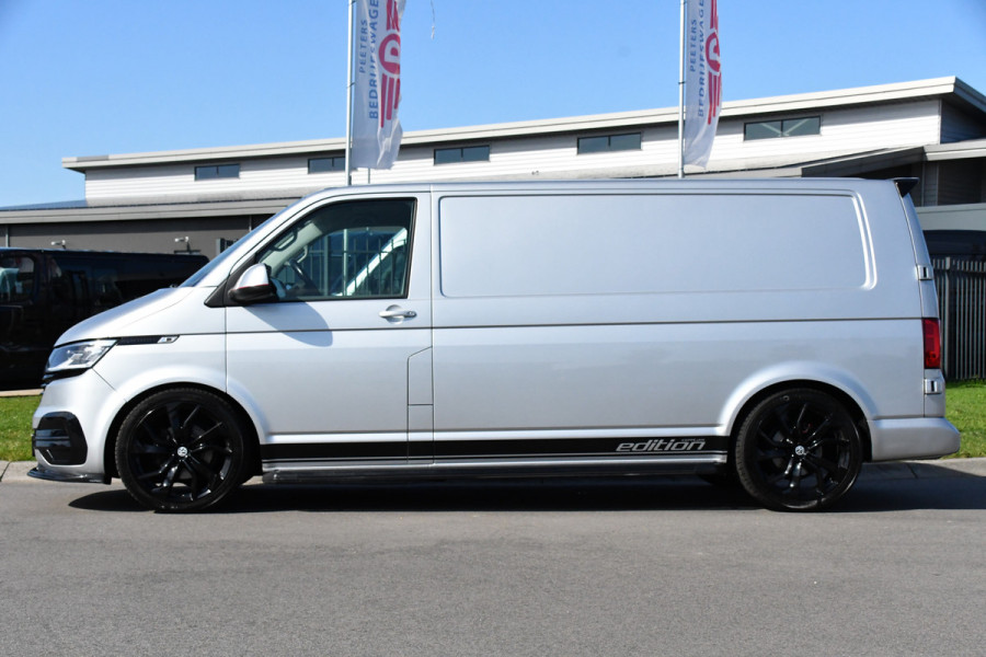 Volkswagen Transporter 2.0 TDI L2H1 32 Bulli Virtual, Adaptieve Cruise, LED, Carplay, Automaat, NAVI, Trekhaak, Sensoren, Uniek!