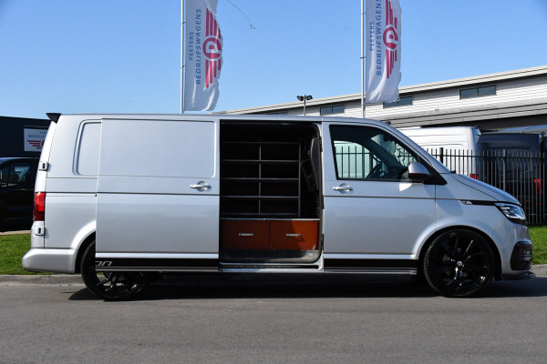 Volkswagen Transporter 2.0 TDI L2H1 32 Bulli Virtual, Adaptieve Cruise, LED, Carplay, Automaat, NAVI, Trekhaak, Sensoren, Uniek!
