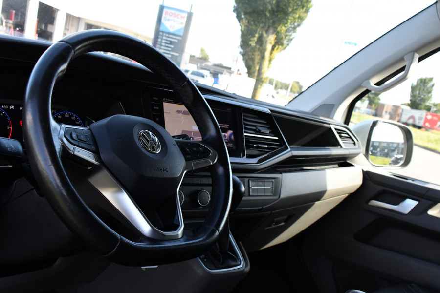 Volkswagen Transporter 2.0 TDI L2H1 32 Bulli Virtual, Adaptieve Cruise, LED, Carplay, Automaat, NAVI, Trekhaak, Sensoren, Uniek!