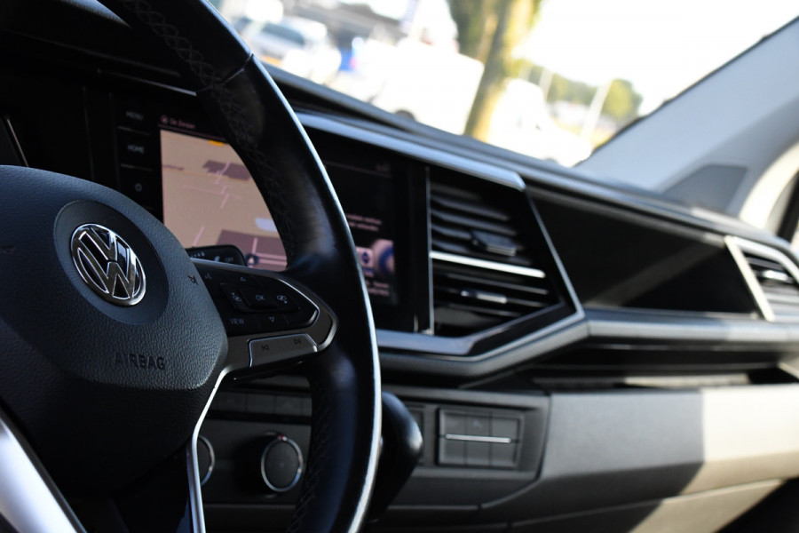 Volkswagen Transporter 2.0 TDI L2H1 32 Bulli Virtual, Adaptieve Cruise, LED, Carplay, Automaat, NAVI, Trekhaak, Sensoren, Uniek!