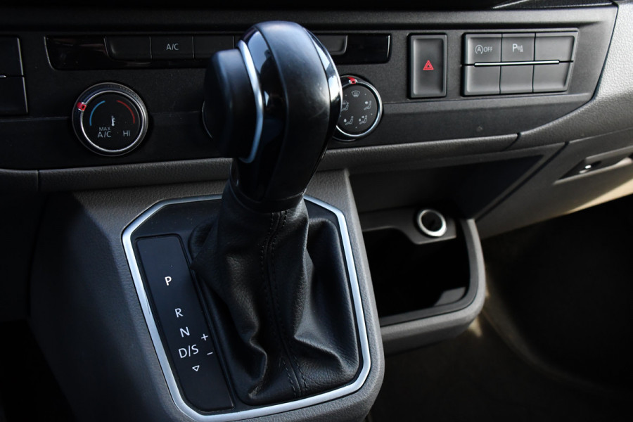 Volkswagen Transporter 2.0 TDI L2H1 32 Bulli Virtual, Adaptieve Cruise, LED, Carplay, Automaat, NAVI, Trekhaak, Sensoren, Uniek!