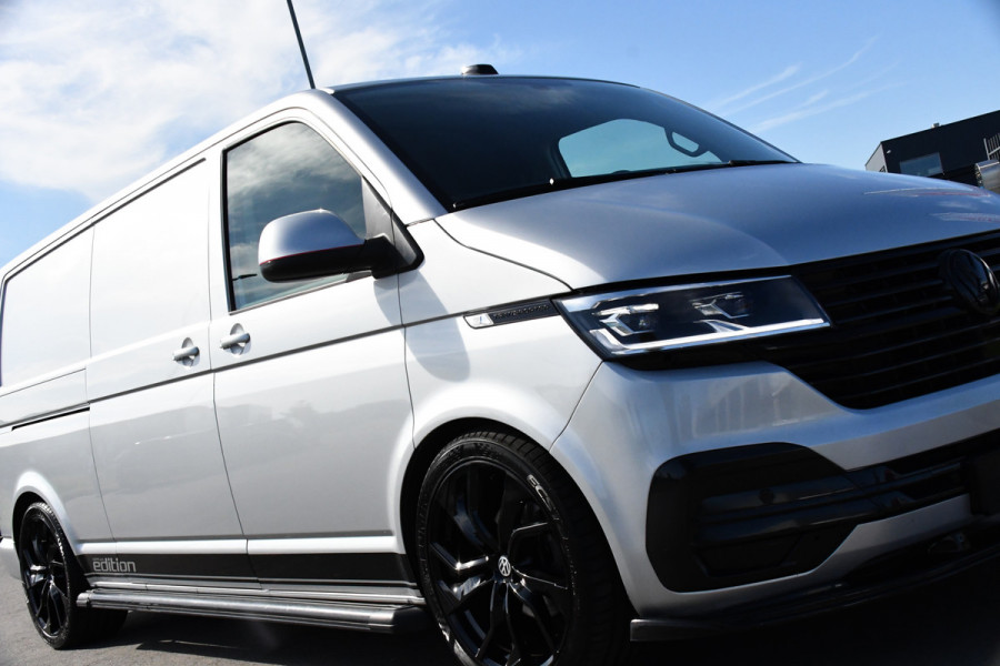 Volkswagen Transporter 2.0 TDI L2H1 32 Bulli Virtual, Adaptieve Cruise, LED, Carplay, Automaat, NAVI, Trekhaak, Sensoren, Uniek!