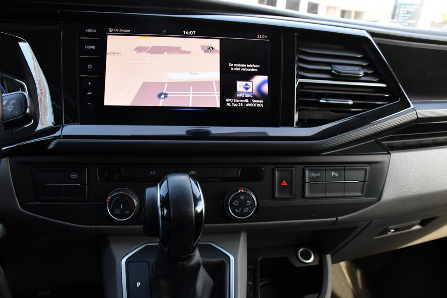 Volkswagen Transporter 2.0 TDI L2H1 32 Bulli Virtual, Adaptieve Cruise, LED, Carplay, Automaat, NAVI, Trekhaak, Sensoren, Uniek!
