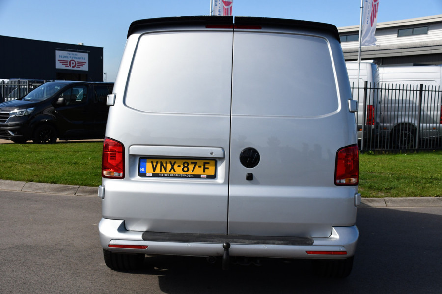 Volkswagen Transporter 2.0 TDI L2H1 32 Bulli Virtual, Adaptieve Cruise, LED, Carplay, Automaat, NAVI, Trekhaak, Sensoren, Uniek!