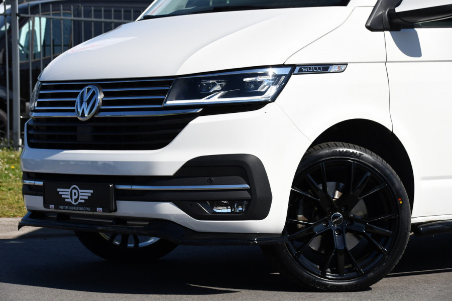 Volkswagen Transporter 2.0 TDI L2H1 30 DC Bulli Virtual, Adaptieve Cruise, 199PK, LED, Electrische deur, Stoelverwarming, Trekhaak, Uniek!