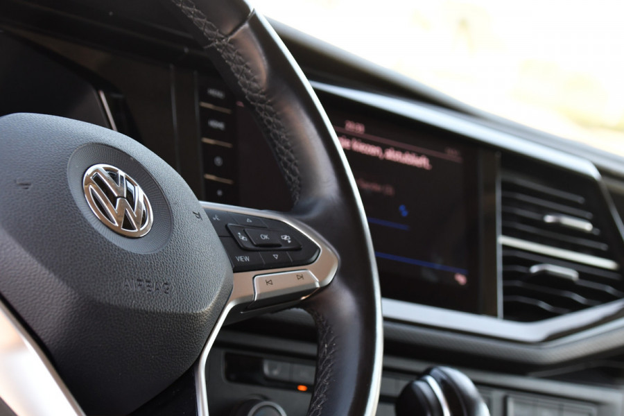 Volkswagen Transporter 2.0 TDI L2H1 30 DC Bulli Virtual, Adaptieve Cruise, 199PK, LED, Electrische deur, Stoelverwarming, Trekhaak, Uniek!