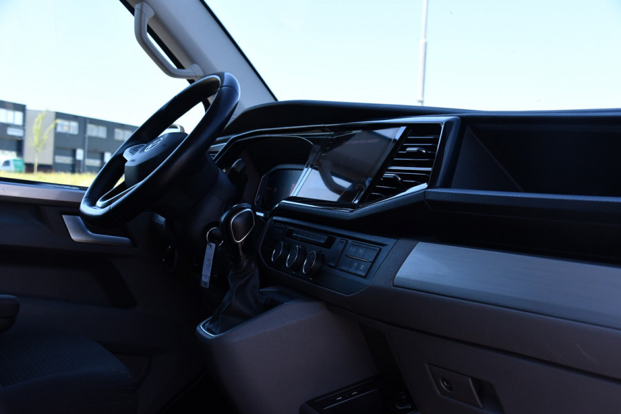 Volkswagen Transporter 2.0 TDI L2H1 30 DC Bulli Virtual, Adaptieve Cruise, 199PK, LED, Electrische deur, Stoelverwarming, Trekhaak, Uniek!