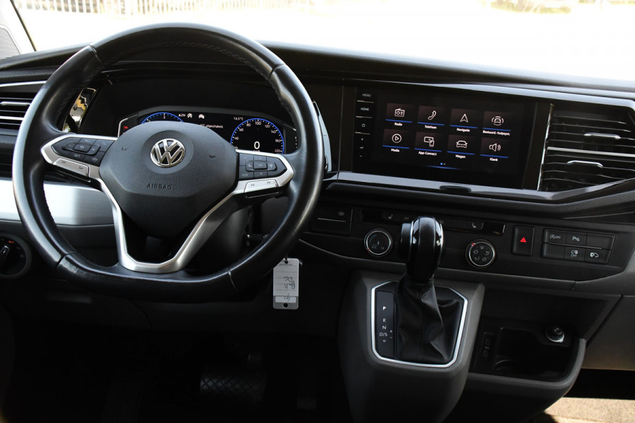 Volkswagen Transporter 2.0 TDI L2H1 30 DC Bulli Virtual, Adaptieve Cruise, 199PK, LED, Electrische deur, Stoelverwarming, Trekhaak, Uniek!