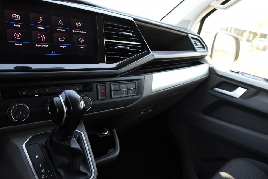 Volkswagen Transporter 2.0 TDI L2H1 30 DC Bulli Virtual, Adaptieve Cruise, 199PK, LED, Electrische deur, Stoelverwarming, Trekhaak, Uniek!