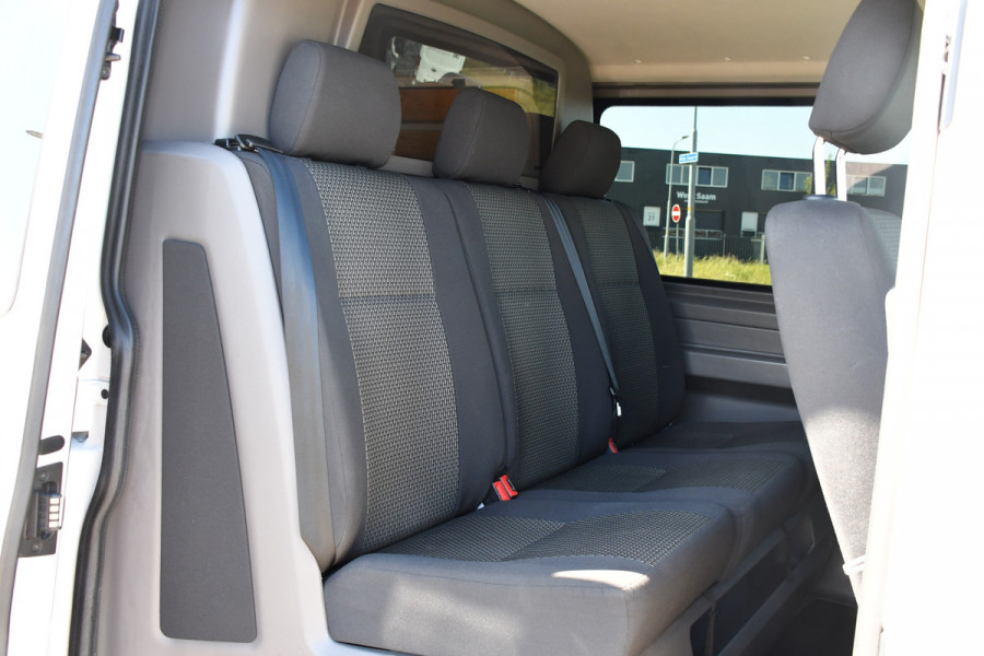 Volkswagen Transporter 2.0 TDI L2H1 30 DC Bulli Virtual, Adaptieve Cruise, 199PK, LED, Electrische deur, Stoelverwarming, Trekhaak, Uniek!