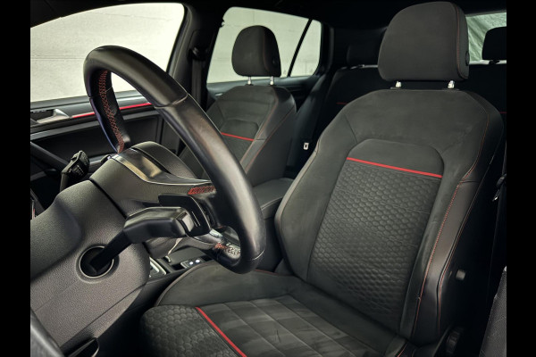 Volkswagen Golf 2.0 TSI GTI Performance Pano Virtual Sfeer Trekh.