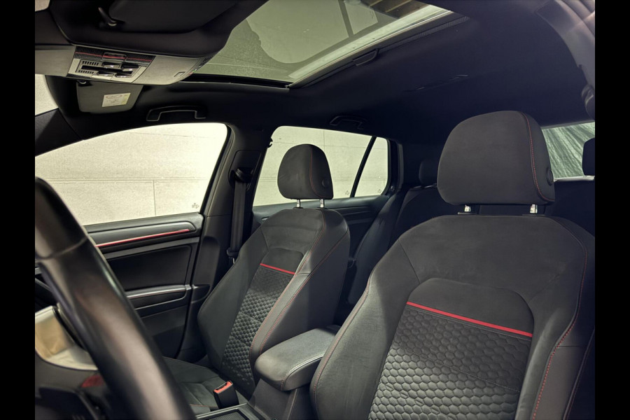 Volkswagen Golf 2.0 TSI GTI Performance Pano Virtual Sfeer Trekh.
