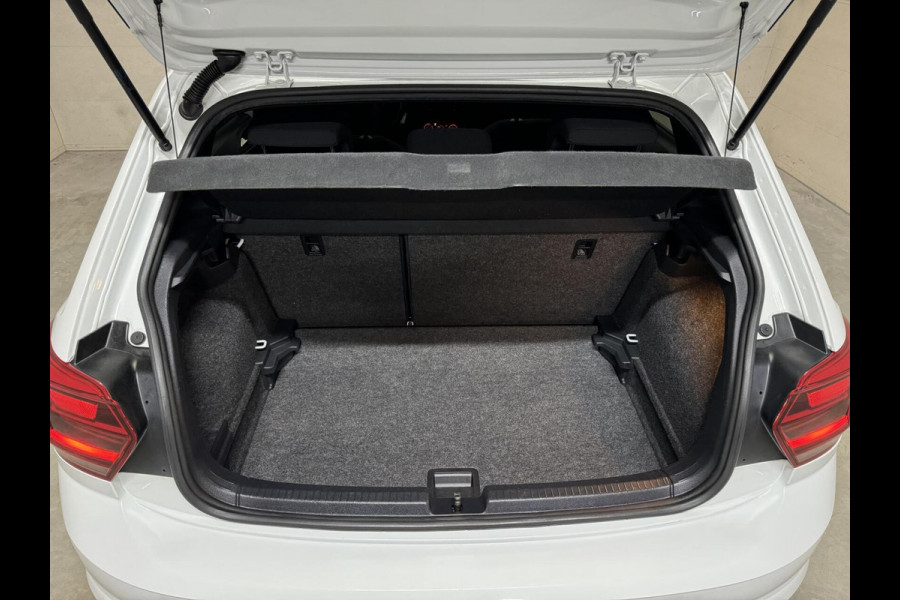 Volkswagen Polo 1.0 TSI 17” R-Line Airco ACC Carplay NAP