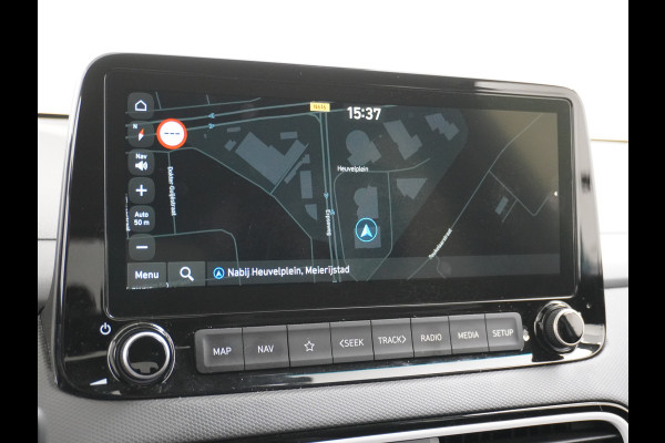 Hyundai Kona 1.6GDI HEV Hybride Trekhaak Camera Adap.Cruise Head-Up Display Navi Ecc Fashion Keyless Apple Carplay/Android Auto Privacy Glas 1e Eigenaar 1.300KG Trekgewicht Origineel Nederlandse Auto