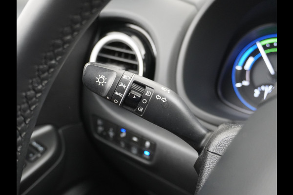 Hyundai Kona 1.6GDI HEV Hybride Trekhaak Camera Adap.Cruise Head-Up Display Navi Ecc Fashion Keyless Apple Carplay/Android Auto Privacy Glas 1e Eigenaar 1.300KG Trekgewicht Origineel Nederlandse Auto