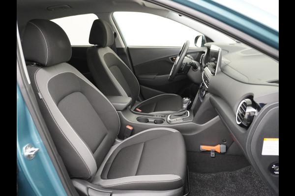 Hyundai Kona 1.6GDI HEV Hybride Trekhaak Camera Adap.Cruise Head-Up Display Navi Ecc Fashion Keyless Apple Carplay/Android Auto Privacy Glas 1e Eigenaar 1.300KG Trekgewicht Origineel Nederlandse Auto