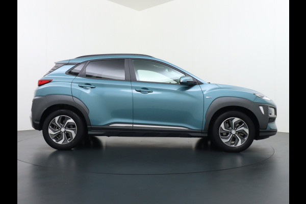 Hyundai Kona 1.6GDI HEV Hybride Trekhaak Camera Adap.Cruise Head-Up Display Navi Ecc Fashion Keyless Apple Carplay/Android Auto Privacy Glas 1e Eigenaar 1.300KG Trekgewicht Origineel Nederlandse Auto