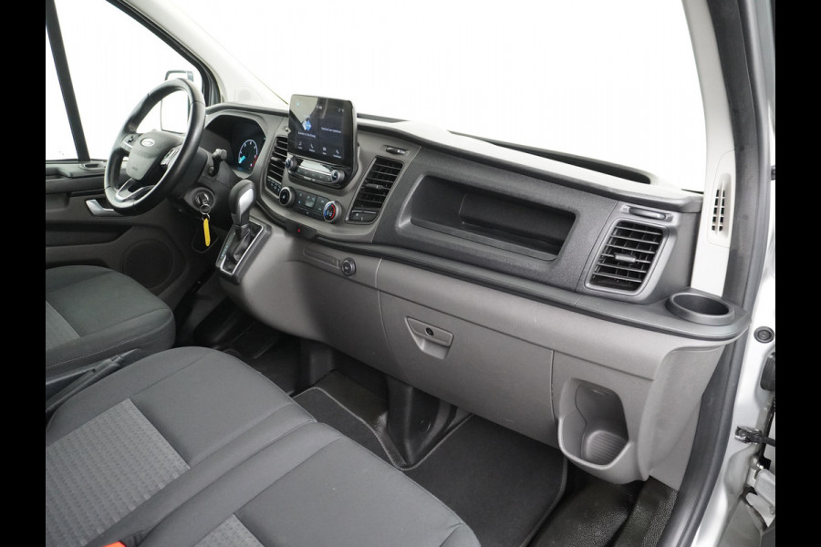 Ford Transit Custom 300 2.0TDCI 130PK AUTOMAAT L2H1 3-Persoons Trekhaak Camera Cruise Control DAB Pdc Trend Schuifdeur Betonplex vloer Lat om Lat Wandbetimmering 1.750KG Trekgewicht Euro 6