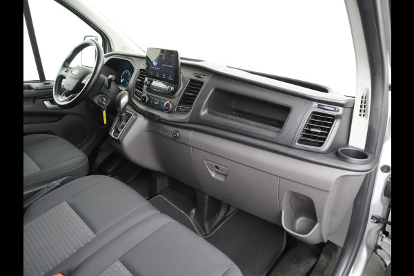 Ford Transit Custom 300 2.0TDCI 130PK AUTOMAAT L2H1 3-Persoons Trekhaak Camera Cruise Control DAB Pdc Trend Schuifdeur Betonplex vloer Lat om Lat Wandbetimmering 1.750KG Trekgewicht Euro 6