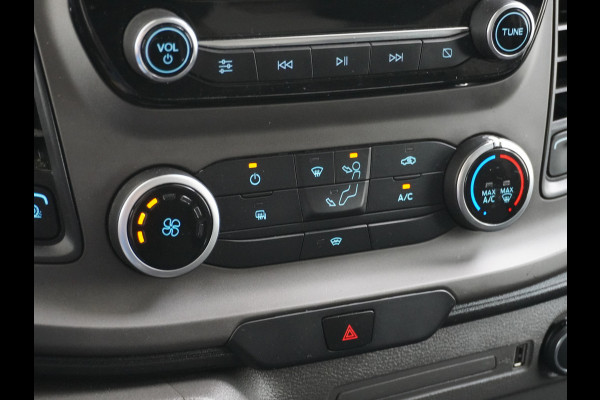Ford Transit Custom 300 2.0TDCI 130PK AUTOMAAT L2H1 3-Persoons Trekhaak Camera Cruise Control DAB Pdc Trend Schuifdeur Betonplex vloer Lat om Lat Wandbetimmering 1.750KG Trekgewicht Euro 6