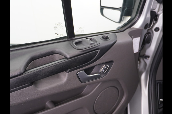 Ford Transit Custom 300 2.0TDCI 130PK AUTOMAAT L2H1 3-Persoons Trekhaak Camera Cruise Control DAB Pdc Trend Schuifdeur Betonplex vloer Lat om Lat Wandbetimmering 1.750KG Trekgewicht Euro 6