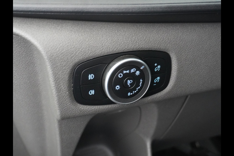Ford Transit Custom 300 2.0TDCI 130PK AUTOMAAT L2H1 3-Persoons Trekhaak Camera Cruise Control DAB Pdc Trend Schuifdeur Betonplex vloer Lat om Lat Wandbetimmering 1.750KG Trekgewicht Euro 6