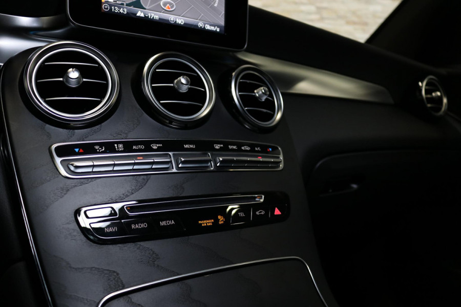 Mercedes-Benz GLC 250 4MATIC | AMG | PANO | CAMERA | TREKHAAK | KEYLESS |