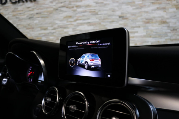Mercedes-Benz GLC 250 4MATIC | AMG | PANO | CAMERA | TREKHAAK | KEYLESS |