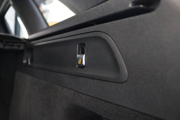 Mercedes-Benz GLC 250 4MATIC | AMG | PANO | CAMERA | TREKHAAK | KEYLESS |
