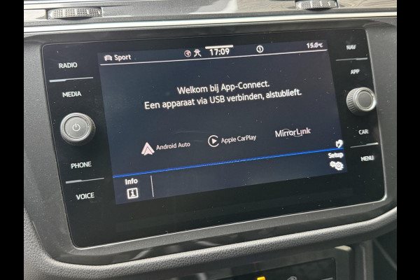 Volkswagen Tiguan 1.5 TSI R-Line Automaat | Black Style | LED verlichting | Navigatiesysteem | Climate control | Cruise control adaptief | DCC ond