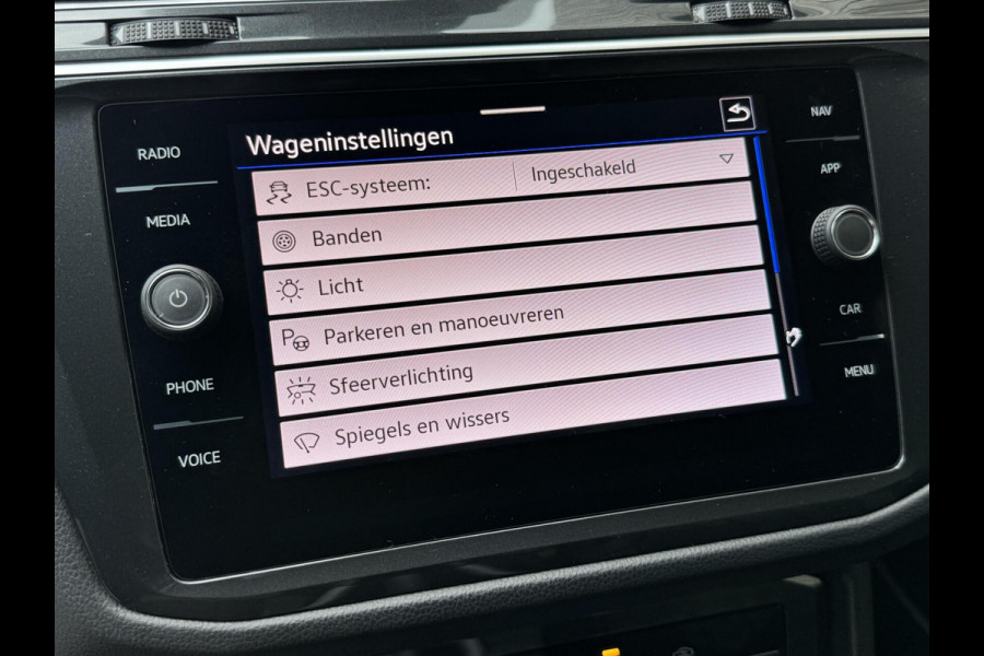 Volkswagen Tiguan 1.5 TSI R-Line Automaat | Black Style | LED verlichting | Navigatiesysteem | Climate control | Cruise control adaptief | DCC ond
