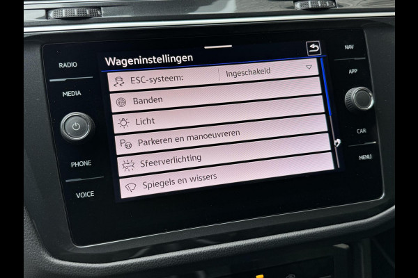 Volkswagen Tiguan 1.5 TSI R-Line Automaat | Black Style | LED verlichting | Navigatiesysteem | Climate control | Cruise control adaptief | DCC ond