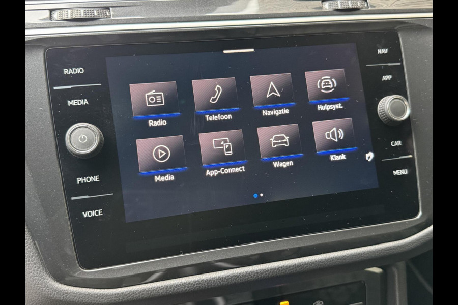 Volkswagen Tiguan 1.5 TSI R-Line Automaat | Black Style | LED verlichting | Navigatiesysteem | Climate control | Cruise control adaptief | DCC ond