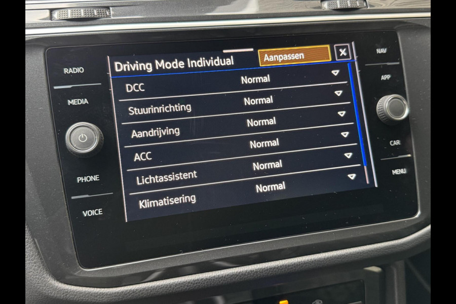Volkswagen Tiguan 1.5 TSI R-Line Automaat | Black Style | LED verlichting | Navigatiesysteem | Climate control | Cruise control adaptief | DCC ond