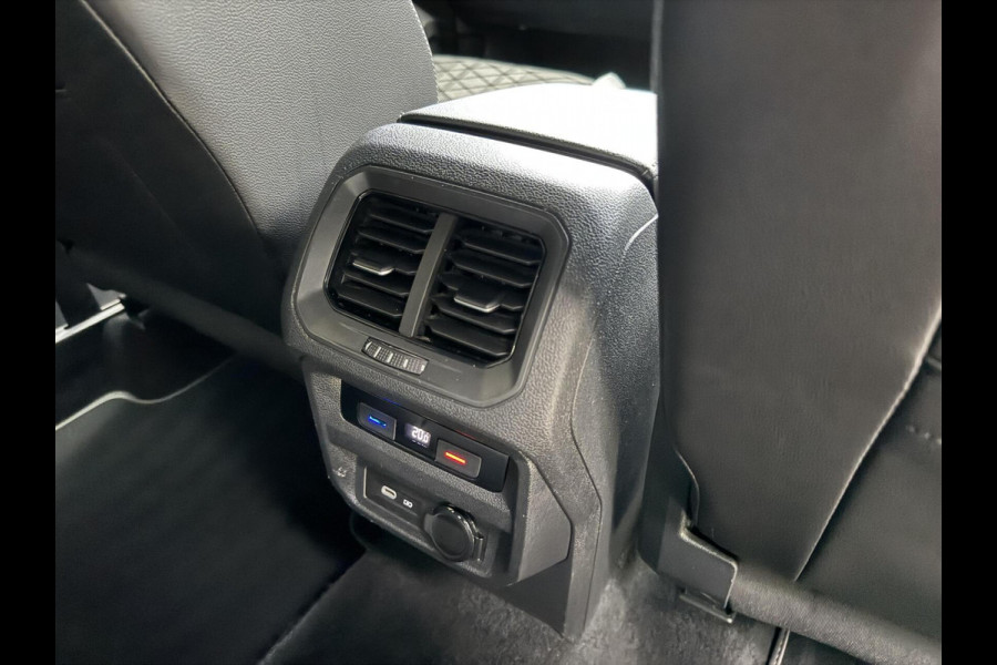 Volkswagen Tiguan 1.5 TSI R-Line Automaat | Black Style | LED verlichting | Navigatiesysteem | Climate control | Cruise control adaptief | DCC ond
