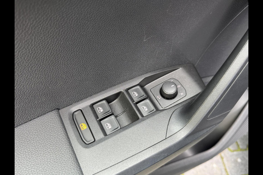 Seat Arona 1.0 TSI Style Business Intense Plus Navigatiesysteem | Apple CarPlay | Cruise control adaptief | Dodehoek detectie | Climate con