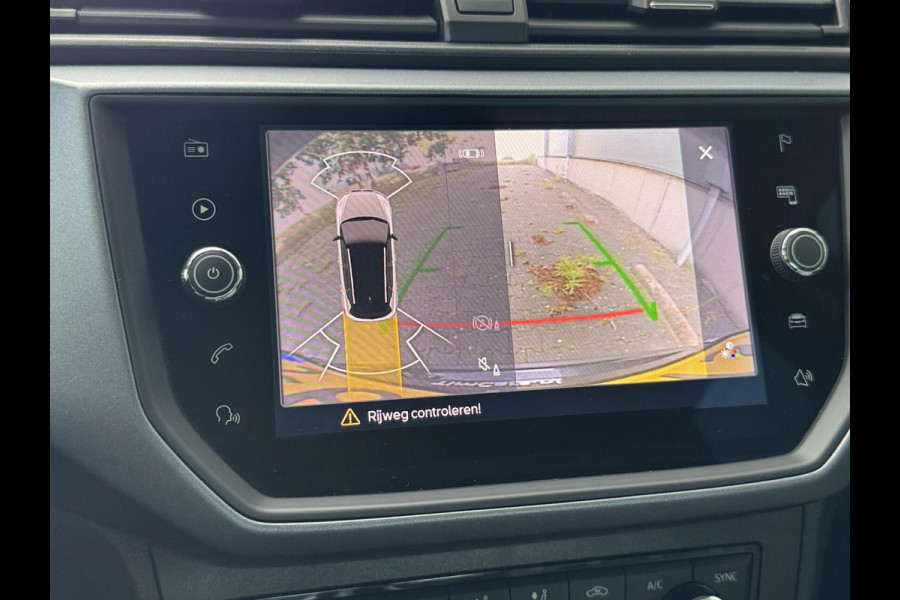 Seat Arona 1.0 TSI Style Business Intense Plus Navigatiesysteem | Apple CarPlay | Cruise control adaptief | Dodehoek detectie | Climate con