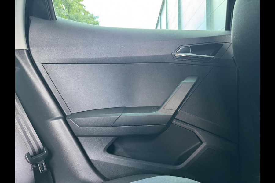 Seat Arona 1.0 TSI Style Business Intense Plus Navigatiesysteem | Apple CarPlay | Cruise control adaptief | Dodehoek detectie | Climate con