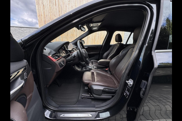 BMW X1 sDrive20i High Executive Automaat | Lederen bekleding | Stoelverwarming | Navigatiesysteem | Cruise control | Climate control |