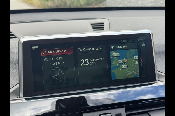 BMW X1 sDrive20i High Executive Automaat | Lederen bekleding | Stoelverwarming | Navigatiesysteem | Cruise control | Climate control |